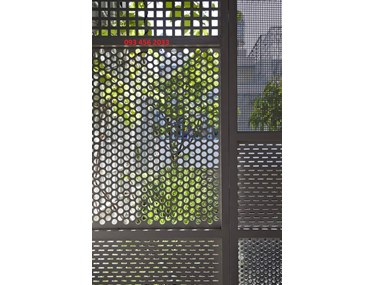 Hole punching mesh M06