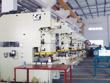 TRANG THIẾT BỊ MÁY MÓC