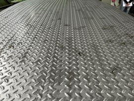 Cầu thang chống trượt