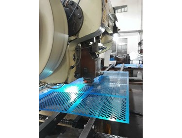 Khung bảo vệ lưới dập lỗ