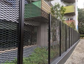 Lưới hình thoi làm hàng rào
