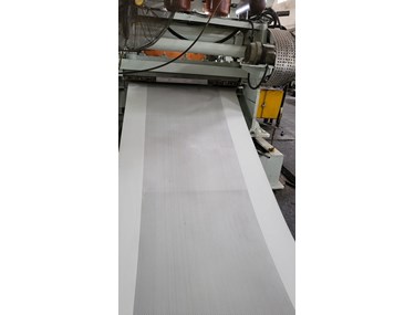 Tole cuộn đột lỗ